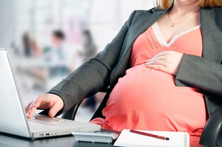 Gestante totalmente imunizada pode voltar ao trabalho presencial